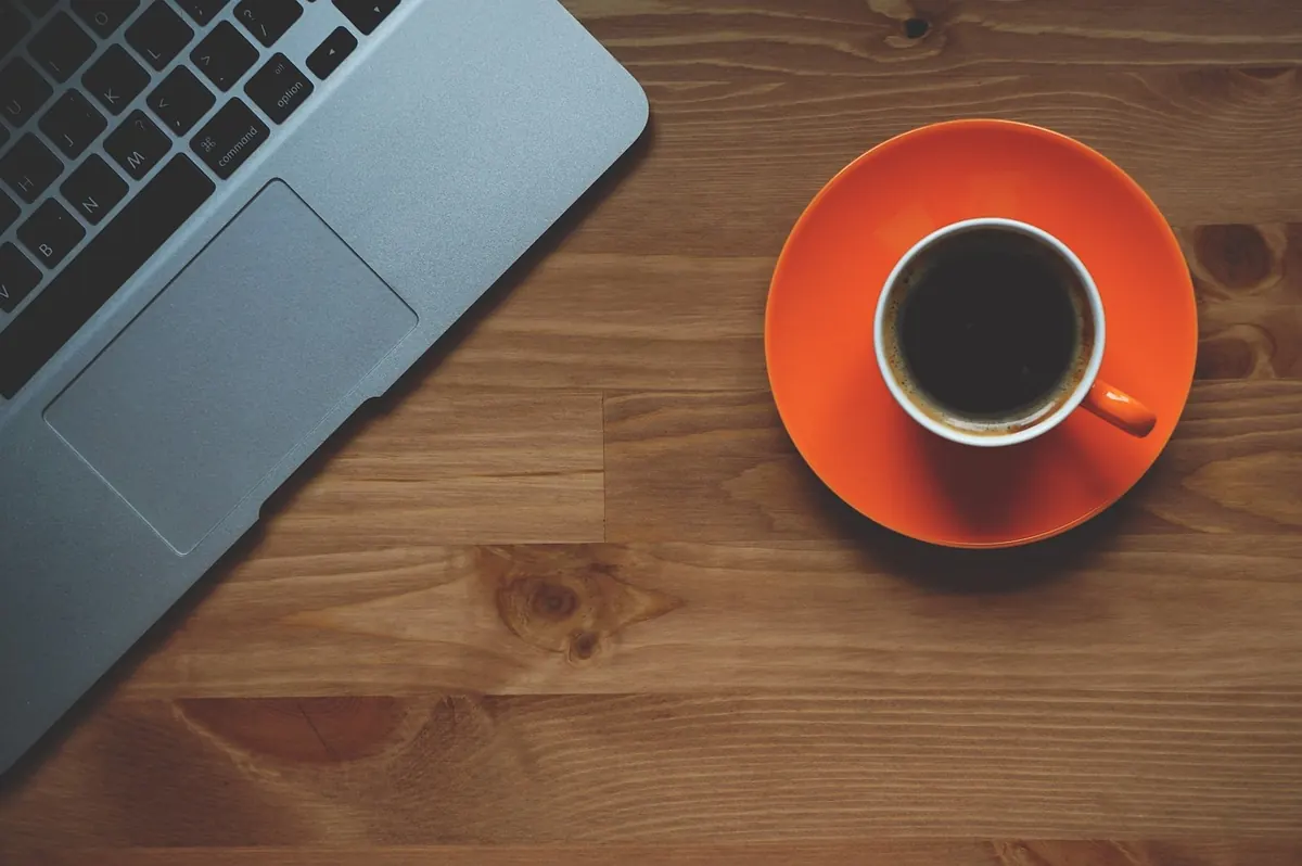 Renter-Friendly Home Office: How to Build a Desk Setup Without Drilling
