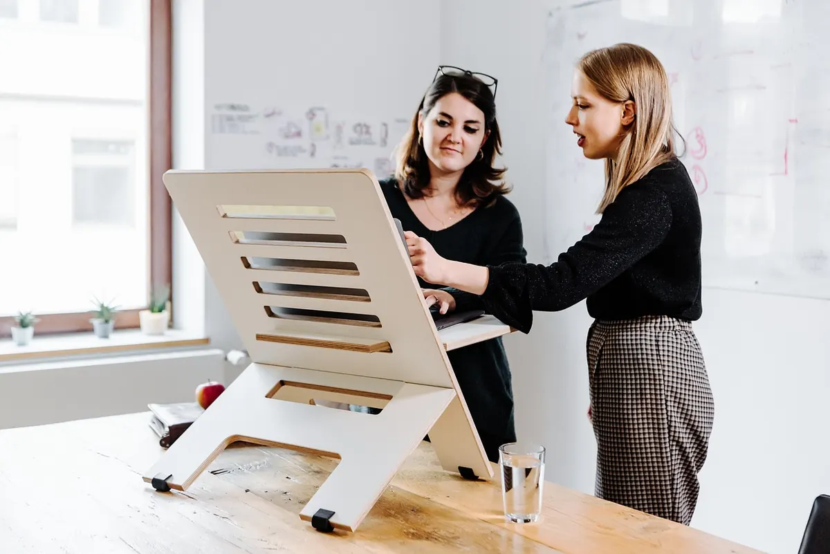 Standing Desk vs Fixed Desk: Which Is Better for a UK Home Office?